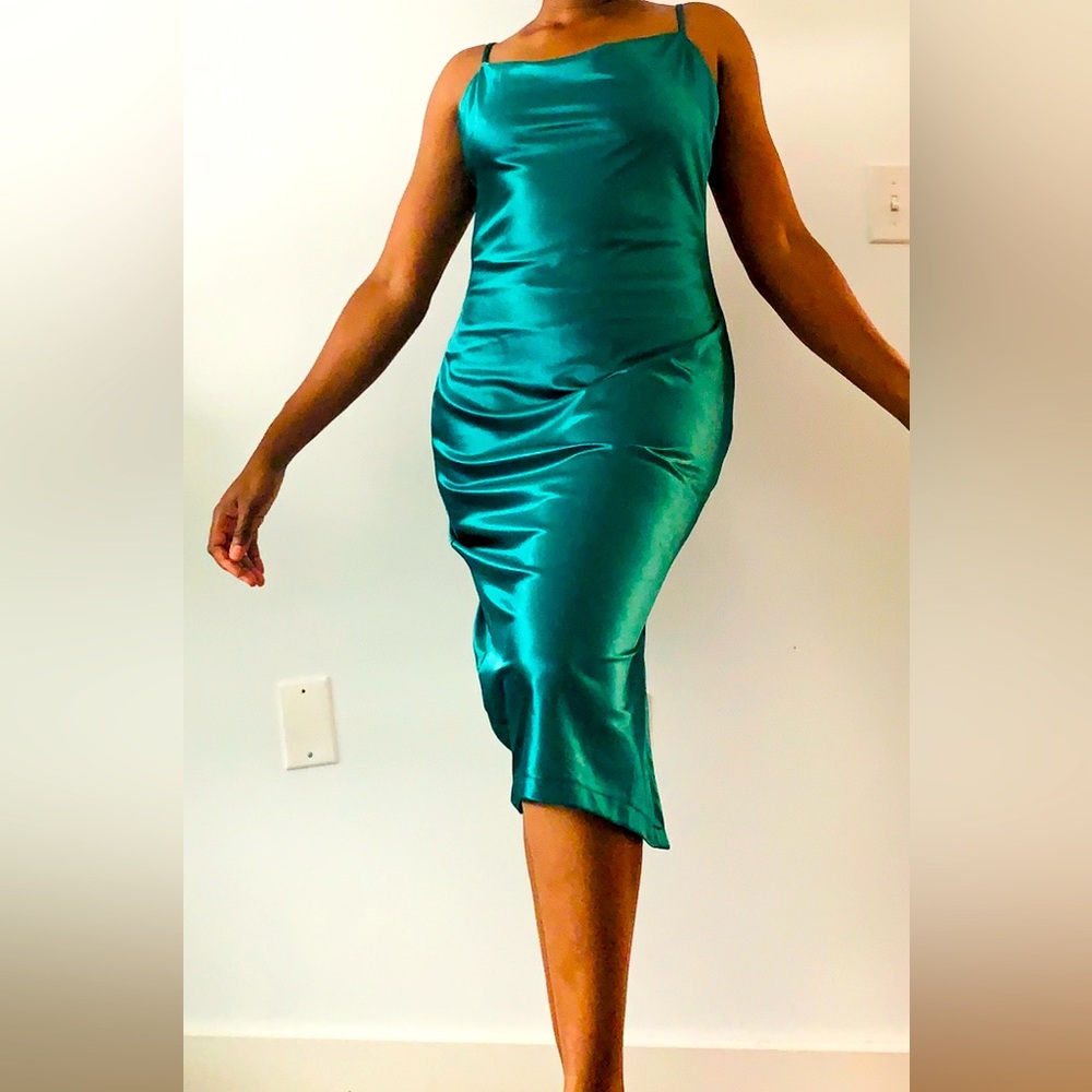 Satin green dress size M